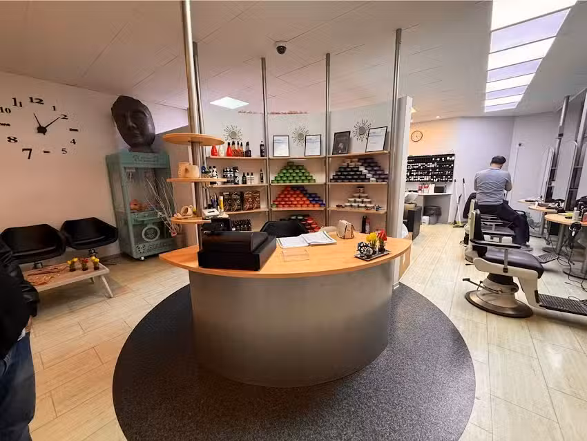 Friseur Hati&lsquo;s Damen und Herren Salon