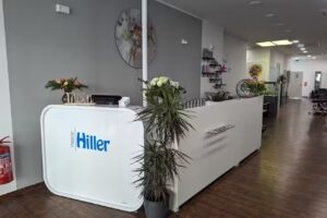 Friseur Hiller &ndash; Collegienstra&szlig;e 77