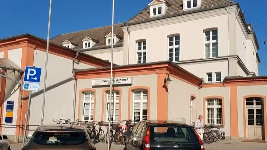 Friseur im Bahnhof Poguntke B.