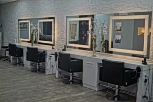 Friseur In Style Cut & More