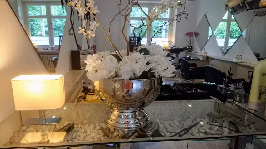 Friseur Jeannettes Haarburg Inh. J. Nitzsche Friseursalon