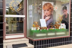 Friseur K. Geimer bei Petras Haar-Team