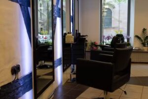 Friseur & Kosmetik Farah