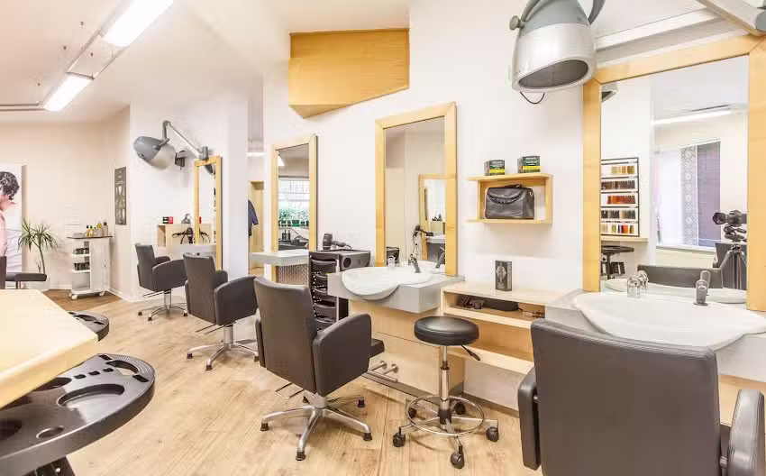 Friseur / Kosmetik Scholz