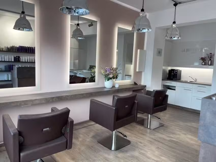 FRISEUR LEENINGS TERESA & HELMUT