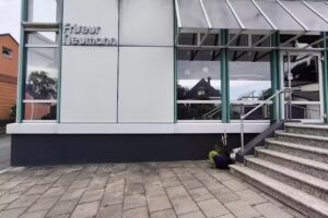 Friseur Neumann by Julia