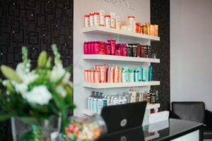 Friseur & Salon Haarscharf &ndash; Colorationen &ndash; Haarschnitt &ndash; Brautfrisuren &ndash; Haarverl&auml;ngerungen