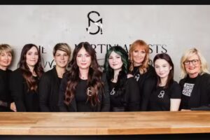 Friseur Shenoa Martini Artists Riegelsberg I Spezialist für Balayage und Haarverlängerung
