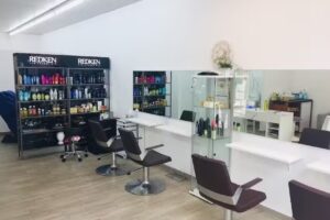 Friseur und Beauty Salon &ndash; Sch&ouml;n & Heit