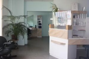 Friseur und Kosmetik Charmant GmbH