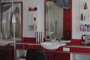 Friseur und Kosmetik Charmant GmbH