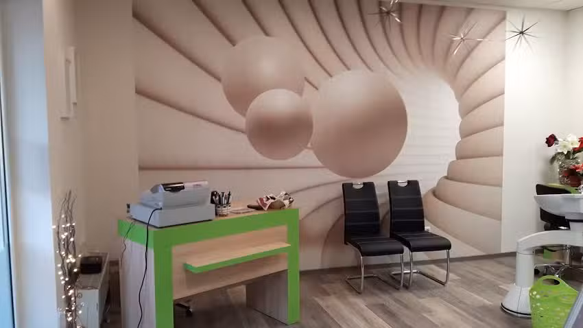 Friseur und Kosmetik Charmant GmbH