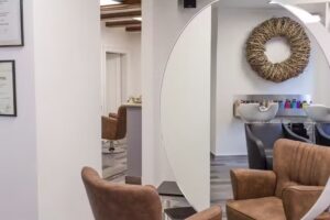 Friseur Varbenschnitt (Varbenblind)