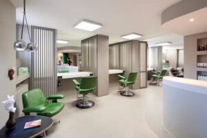 Friseur Vokuhila &bdquo;Kleene Schwester&ldquo; Berlin &ndash; Calligraphy Cut | Feines Haar | Painting | Farbtonveredelung | Colorist