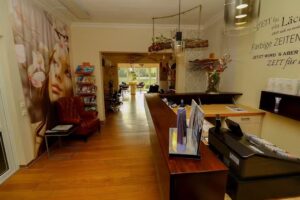 Friseur Zeit f&uuml;rs Haar Nancy Kott