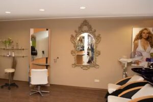 Friseure by Uli Binder