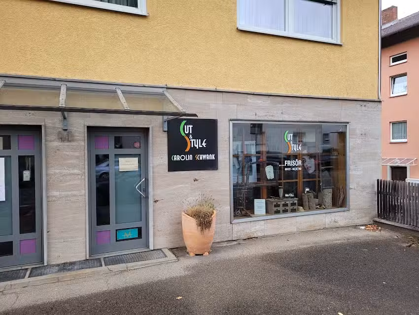 Friseure Cut and Style Inh.: Carolin Schwank