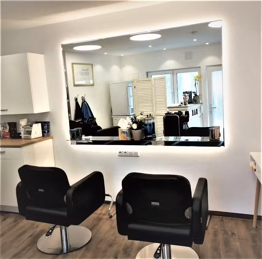 Friseurmeisterin Carolin Petzendorfer