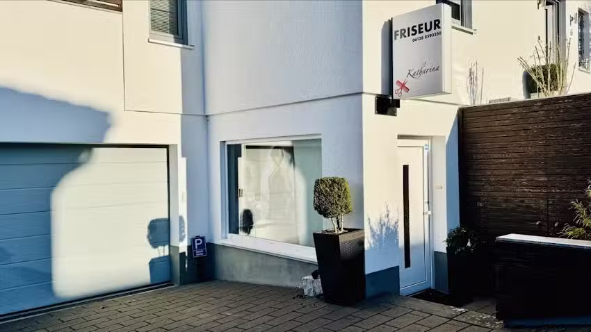 Friseurmeisterin Katharina Schneider Friseurecke