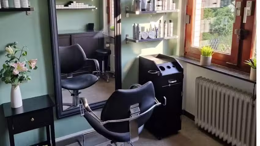 Friseurmeisterin Laura Beier