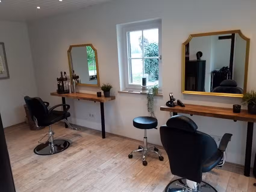 Friseurmeisterin Laura-Helena