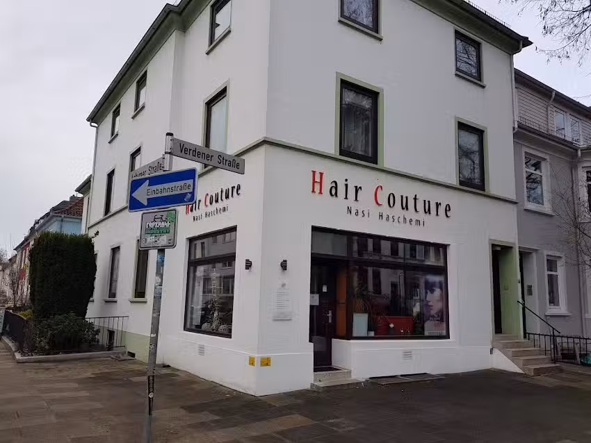 Friseurmeisterin Nasi Haschemi