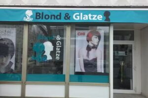 Friseursalon ,,Blond & Glatze“
