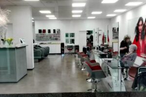 Friseursalon der Haarmoden GmbH Wei&szlig;enfels