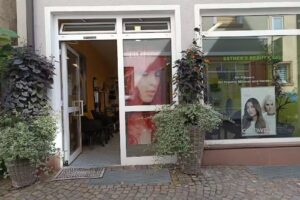 Friseursalon Esther Mutindi