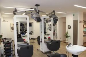 Friseursalon fi.nes Kunstgriff