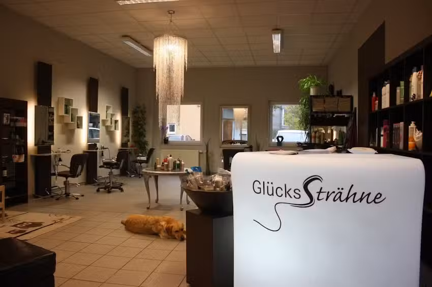 Friseursalon Gl&uuml;cksStr&auml;hne