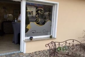 Friseursalon &bdquo;Haarpalast&ldquo;