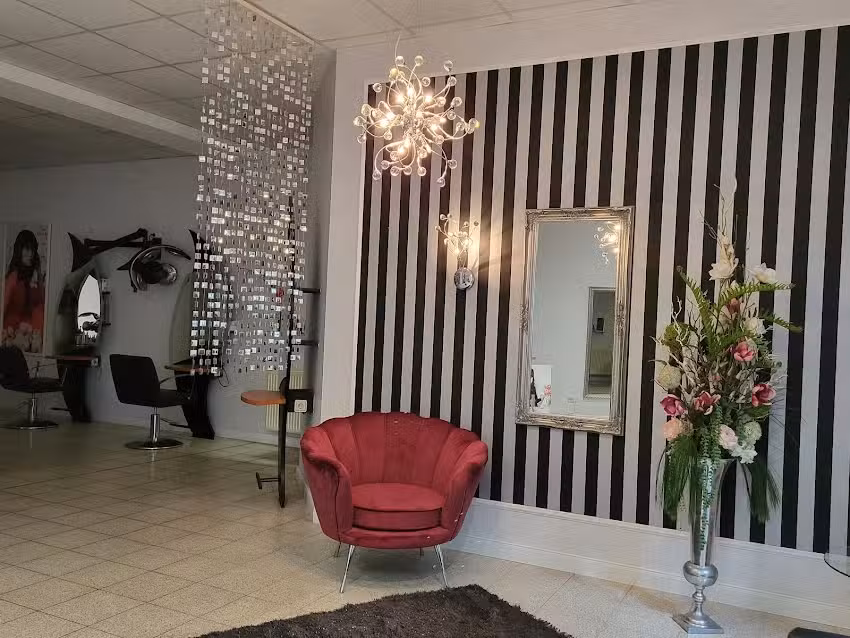 Friseursalon Haarzeit Inh. D. Weider