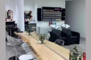 Friseursalon Hairlich im Lechland Center (Erdgeschoss)