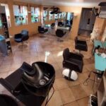 Fris&ouml;r Haar-Scharf