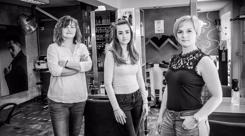 Fris&ouml;r iz I Spezialisten f&uuml;r Extensions I Haarfarben I Kopfhautpigmentierung I Friseur in Rastenberg