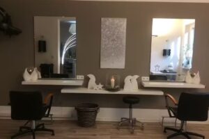 Fris&ouml;r Spitzenschnitt Neustadt