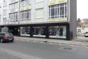 Fris&ouml;r Thonet Deggendorf