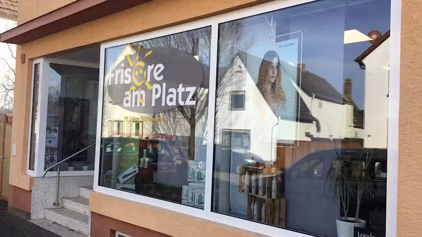 Fris&ouml;re am Platz