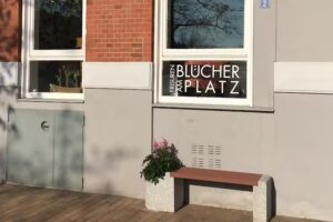 Frisuren am Bl&uuml;cherplatz