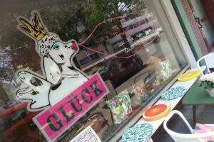 Gl&uuml;ck Friseur & Caf&eacute;