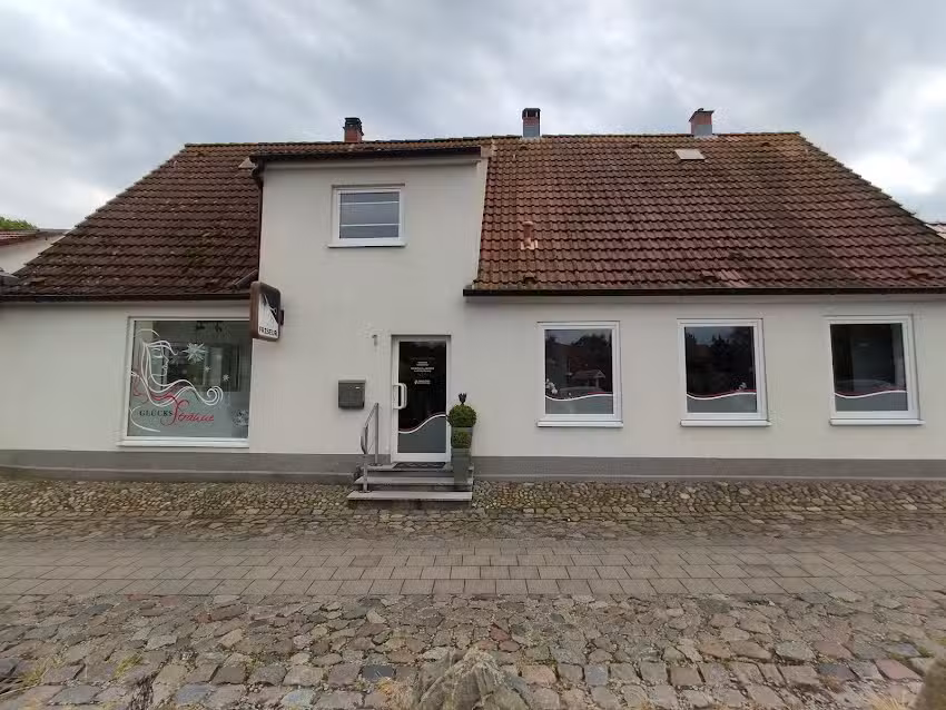 Gl&uuml;cksstr&auml;hne