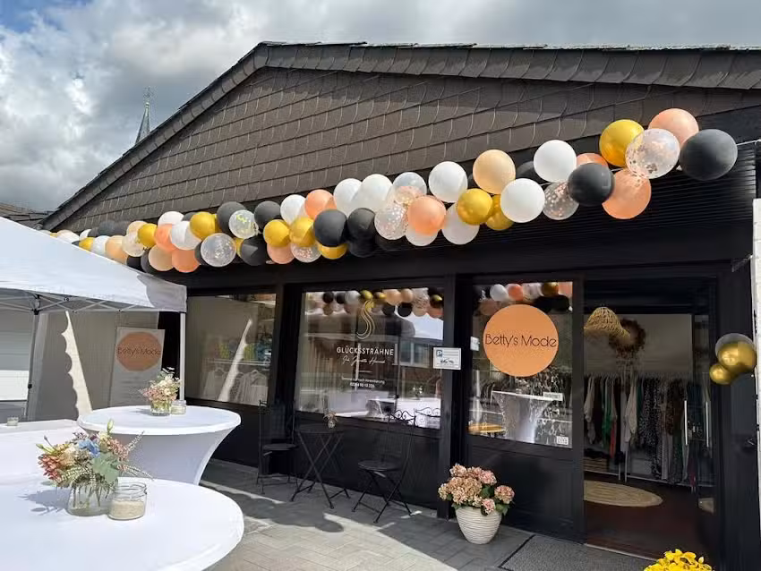 Gl&uuml;cksstr&auml;hne &ndash; Dein Friseurteam