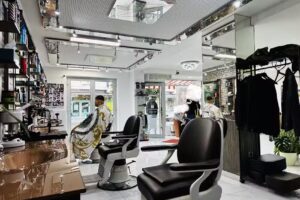 Goldene Schere Friseur