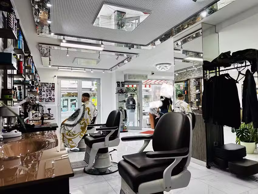 Goldene Schere Friseur