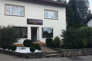 Goldene Schere Friseur