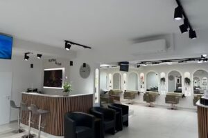 Goldene Schere Friseursalon