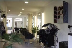 G&uuml;ldan Kumtepe Friseursalon By G&uuml;lden