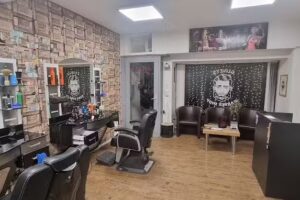 G&uuml;ney&rsquo;s Barber Shop