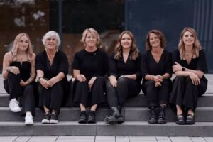 Haar Atelier Friseursalon &ndash; Locken |Blond |Extensions |Calligraphycut